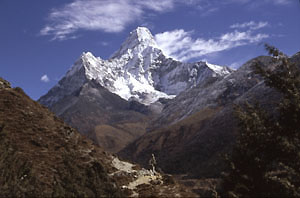 Pangboche 08 ama DablamP 0300