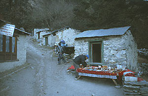 Tengboche 03 Punki Gebetsmuehlen P 0300 Tengboche 03 Punki Gebetsmuehlen P 0300