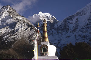 Tengboche 19 Kang taiga Stupa  P 0300