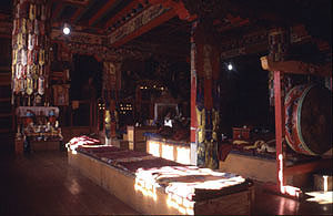 Tengboche 21 Gompa Gebetsraum  P 0300