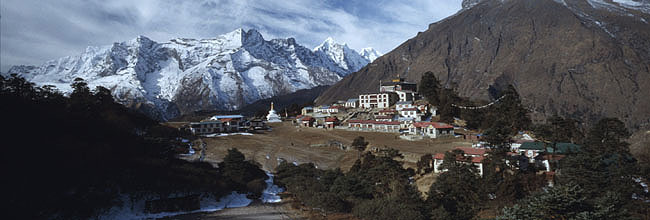 Tengboche PAN 02 monastery Nupla P 0650