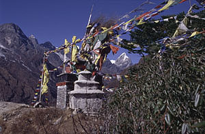 tengboche 11 grat Gebetsfahnen  P 0300