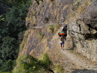 Trekking round manaslu 05 02 HH 06 P 0325