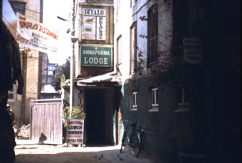 Freakstreet 16 Annapurna lodge Eingang Kathmandu0340x Freakstreet 16 Annapurna lodge Eingang Kathmandu0340x