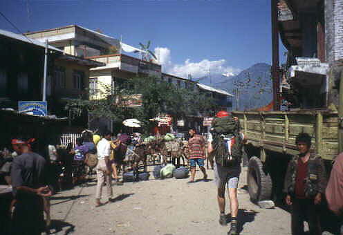 Trekking in Nepal, der beginn der annapurnarunde in Besisahar